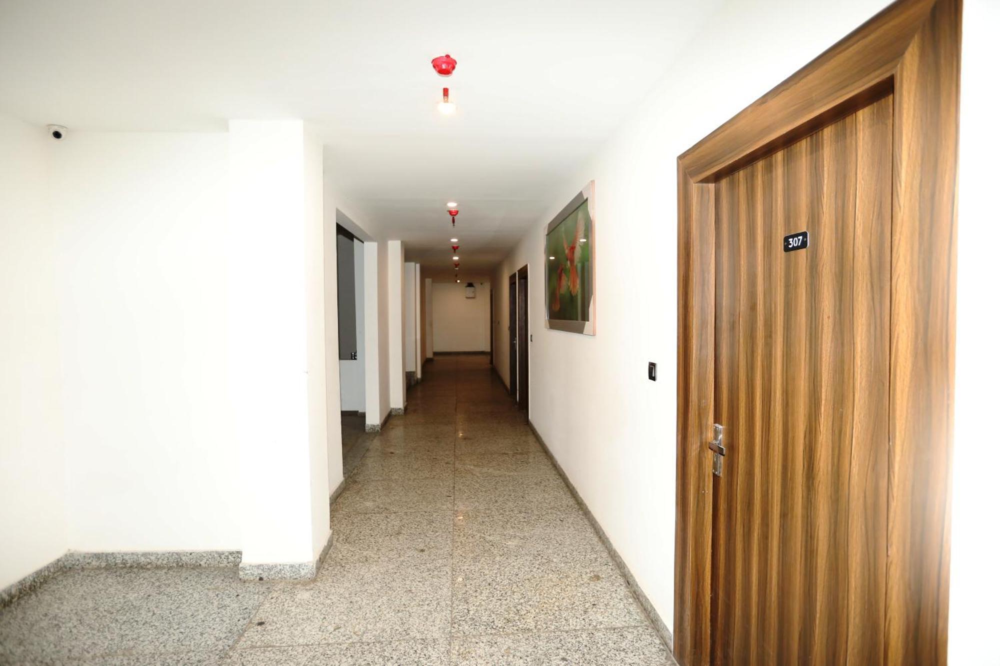 Hotel Noida Grand Sec 58 Exterior photo